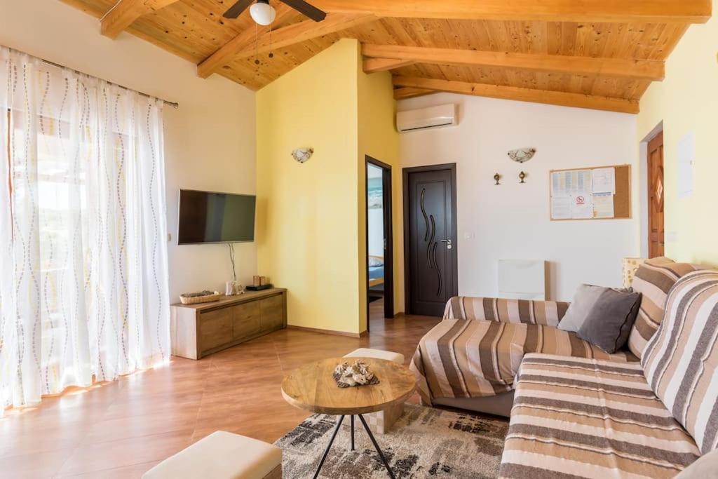 Beautiful Bay House Duga Villa โอครูกกอร์นญี ภายนอก รูปภาพ