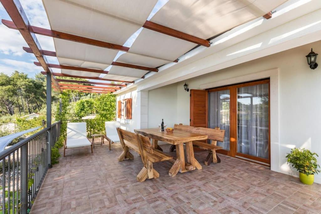 Beautiful Bay House Duga Villa โอครูกกอร์นญี ภายนอก รูปภาพ
